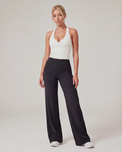 AirSculpt Wide-Leg Leggings in Black, front view